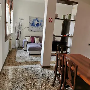 ca-cristallina.hotelslidodijesolo.com/